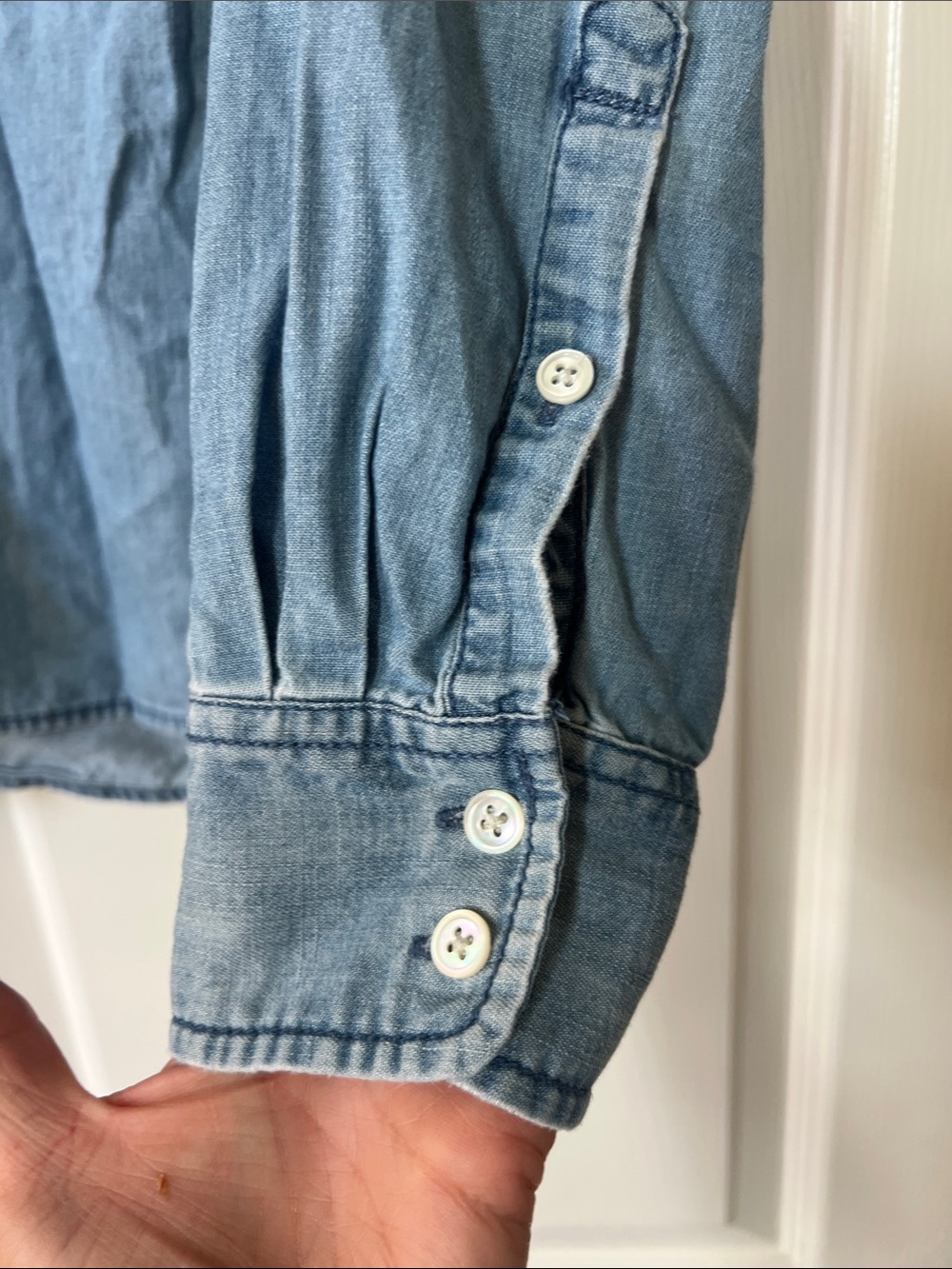 I Crew Light Blue Denim / Chambray Button-Down Shirt - Casual Everyday - Picture 4 of 5
